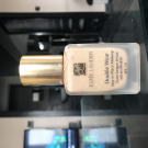 Swatch de Tina_testeuse__ : Double Wear Teint longue tenue intransférable SPF 10, Estée Lauder