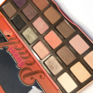Swatch de Tina_testeuse__ : Sweet Peach Palette de fards à paupières, Too Faced