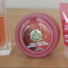 Swatch de Beauty Addict : Beurre Corporel Fraise, The Body Shop
