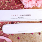 Swatch de Celie.drd : Eye-conic coconut, Marc Jacobs Beauty