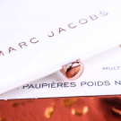 Swatch de Celie.drd : Eye-conic coconut, Marc Jacobs Beauty