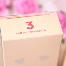 Swatch de Celie.drd : Hello Happy - Fond de teint liquide, Benefit Cosmetics