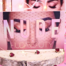 Swatch de Celie.drd : The New Nude Palette - Palette de fards à paupières, Huda Beauty