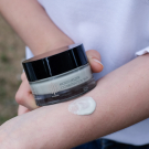 Swatch de TanushGrice : Crème Hydratante Peau Mixte, Alaena