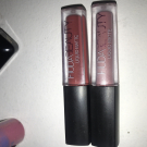 Swatch de Mnpss : Liquid Matte - Rouge à Lèvres liquide mat, Huda Beauty