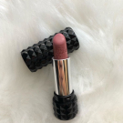 Swatch de Yous94 : Studded Kiss Lipstick - Rouge à lèvres, Kat Von D