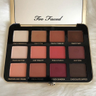 Swatch de Yous94 : Just Peachy Matte - Palette de fards à paupières, Too Faced