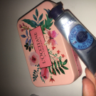 Swatch de Dihyaa7 : Crème Mains Karité, L'Occitane