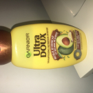 Swatch de Dihyaa7 : Ultra Doux Shampoing Nourrissant huile d'avocat et beurre de karité, Garnier