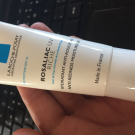 Swatch de Olnapac : Rosaliac UV Riche Hydratant anti-rougeurs, La Roche-Posay