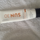 Swatch de TheBotanicall : Antioxydant Sunscreen, Madara