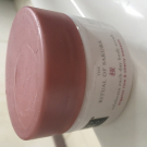 Swatch de lilouemin : Sakura Scrub Gommage pour le Corps, Rituals