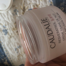 Swatch de blaugranana : Resveratrol Lift Crème Cachemire Redensifiante, Caudalie