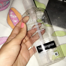 Swatch de Nadiia : Gel Nettoyant Pamplemousse Rose Visibly Clear, Neutrogena