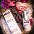 Swatch de mademoiselleA : Soin Lissant Contour des Yeux, Condensé Paris