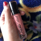 Swatch de Mariamakeup : Liquid catsuit, Wet n Wild