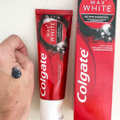Swatch de VeroToulouse : Dentifrice Max White Charbon, Colgate