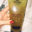 Swatch de HrvGaelle : Aromasource ; Douche Tonique Exfoliante, Kiotis Paris