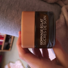 Swatch de iam.c : Gommage visage Sucres de Soin Gommage Eclat, L'Oréal Paris