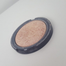 Swatch de JustTalkingAbout_Us : Poudre illuminatrice #PinkMantra, Yves Rocher