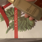 Swatch de Mandynee : Skin Illusion SPF 10, Clarins
