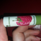 Swatch de sabimytesteuse : Baume à lèvre Framboise, Yves Rocher