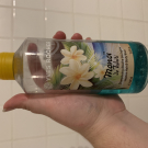 Swatch de Lauulauu : Shampooing douche des lagons, Yves Rocher
