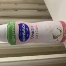 Swatch de Clara13 : Déodorant Douceur lait grenade & fleur de jasmin - Compressé, Monsavon