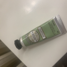 Swatch de Clara13 : Crème Mains à Croquer Amande, L'Occitane