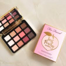 Swatch de bellalove : Sweet Peach Palette de fards à paupières, Too Faced