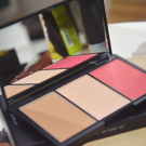 Swatch de It's Blossom Tea : Face Form, Sleek MakeUP