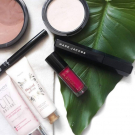 Swatch de Douceurapaillettes : Hypnotize liquid lipstick, Astra