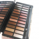 Swatch de Douceurapaillettes : Naked Nude eyeshadows, IDC Color Makeup