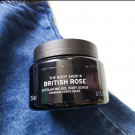 Swatch de Douceurapaillettes : Gommage Corporel British Rose, The Body Shop