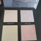 Swatch de aurore1711 : 3D Highlighter Palette Palette d'enlumineurs, Huda Beauty