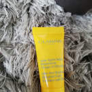 Swatch de Makeup.beauty.test : Soin Après-Soleil Réparateur Visage et Décolleté, Clarins