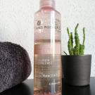 Swatch de Makeup.beauty.test : Eau Micellaire Apaisante 2 en 1 - Sensitive Végétal, Yves Rocher
