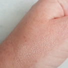 Swatch de Gabhy : Fard à paupières couleur végétale, Yves Rocher