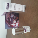 Swatch de Anoxe : Soin Lissant Contour des Yeux, Condensé Paris