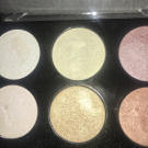 Swatch de amlmz : Glow & highlights palette, Action