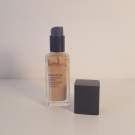 Swatch de JustTalkingAbout_Us : Perfectionist - Youth Infusing Makeup SPF 25, Estée Lauder