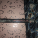 Swatch de Itsnotmilq : BROWVO! - Base sourcils nourrissante incolore, Benefit Cosmetics