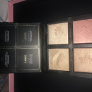 Swatch de Itsnotmilq : 3D Highlighter Palette Palette d'enlumineurs, Huda Beauty