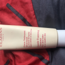 Swatch de Itsnotmilq : Doux Nettoyant Moussant - Peaux Sèches ou Sensibles, Clarins