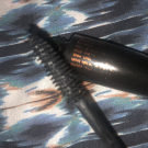 Swatch de Itsnotmilq : Scandaleyes Waterproof Mascara, Rimmel london