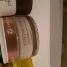 Swatch de Litalienne_57 : Crème Hydratante Apaisante - Sensitive Végétal, Yves Rocher