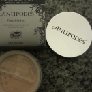 Swatch de eno.one : Fond de Teint Minéral Performance Plus SPF 15, Antipodes