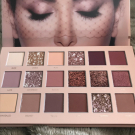 Swatch de Camille.s83 : The New Nude Palette - Palette de fards à paupières, Huda Beauty