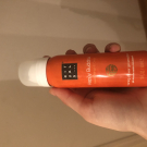Swatch de Emy_whop : The Ritual of Sakura Foaming Shower Gel - Mousse de douche, Rituals