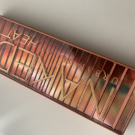 Swatch de Esroush : Naked Heat Palette de fards à paupières, Urban Decay